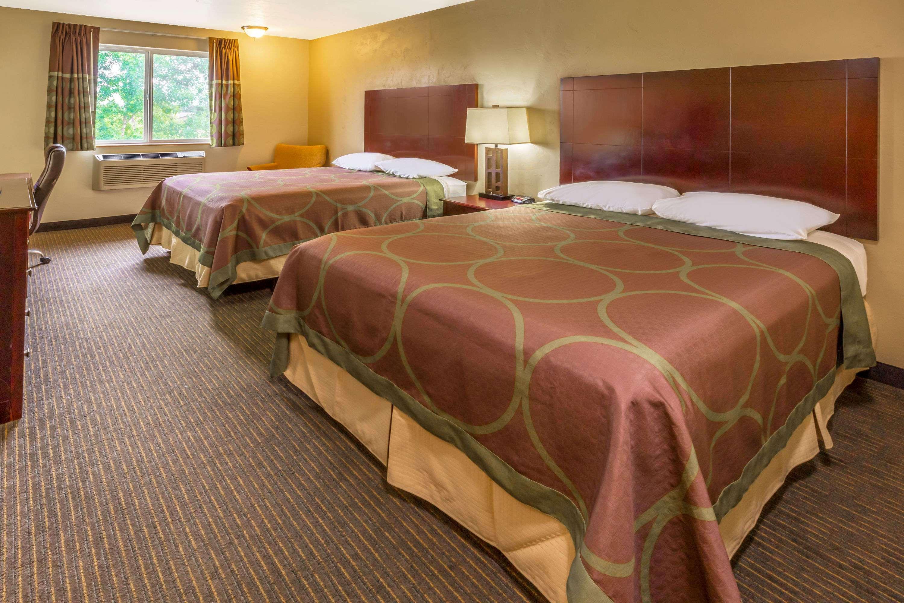 Hotel Super 8 By Wyndham 2*